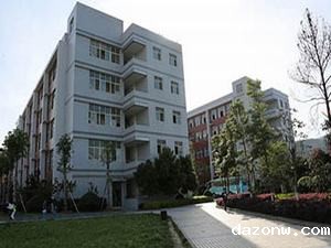 办学成果	•	学校简介