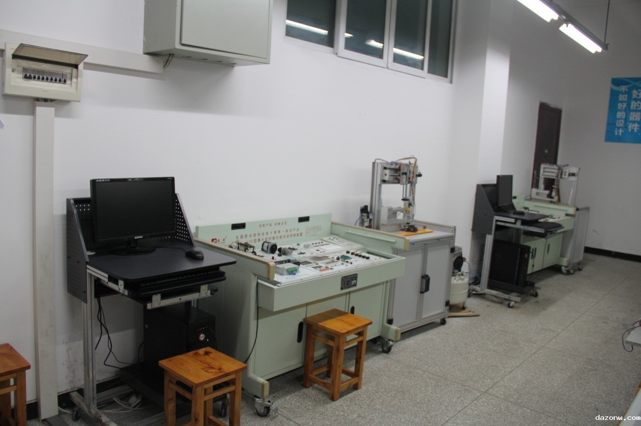 单片机技术实训室